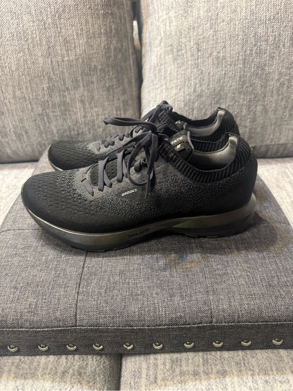 Brooks Levitate 2 Running Shoes โ Womenโs 9.5 B โ Black
